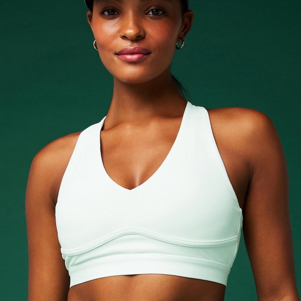 NWT Fabletics All Day Everyday Bra in White Size Small